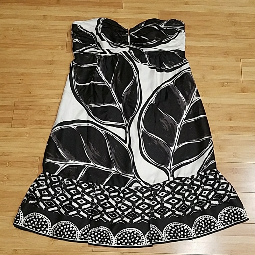 White House Black Market Strapless Dress